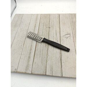 Vintage Crinkle Cutter Kitchen Utensil Black Handle 7 1/4"